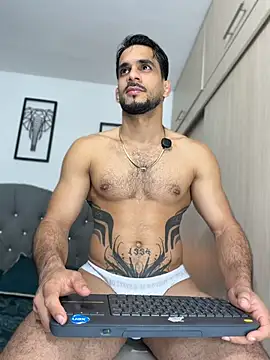Snapshot of Maximiliano_ford chatting on 24, 7, 2026 Maximiliano ford online show from 24, 7, 2026