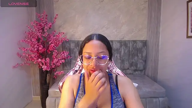 zhara rose s online show from 2, 10, 2025