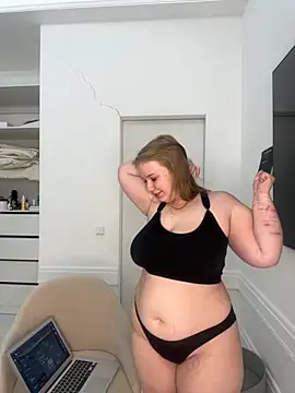 Snapshot of Amy_Sky_ chatting on 18, 11, 2025 Amy Sky online show from 18, 11, 2025