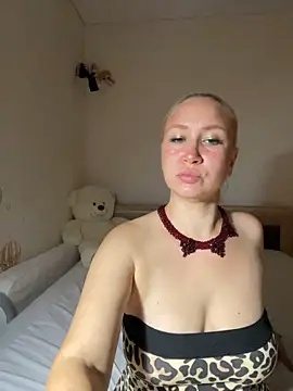 Nikusia online show from 17, 10, 2025