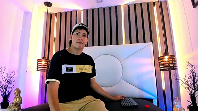 Jhojan twink online show from 1, 11, 2025