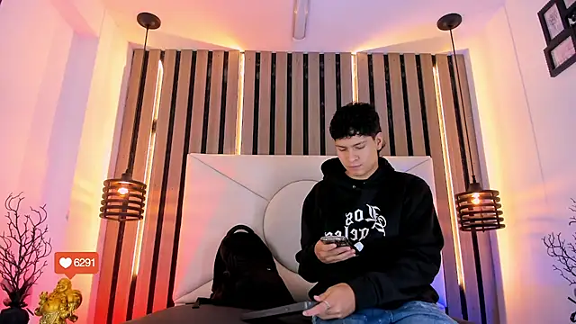 Jhojan twink online show from 12, 11, 2025