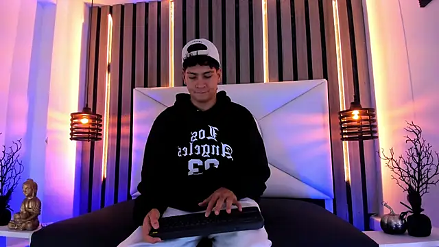 Jhojan twink online show from 29, 10, 2025