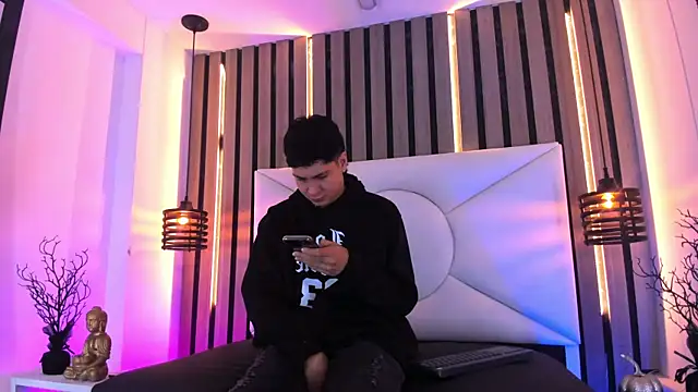 Jhojan twink online show from 30, 10, 2025