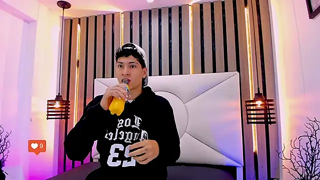 Jhojan twink online show from 8, 11, 2025