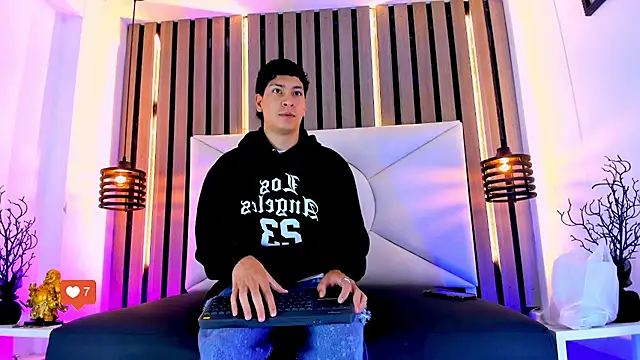 Jhojan twink online show from 14, 11, 2025