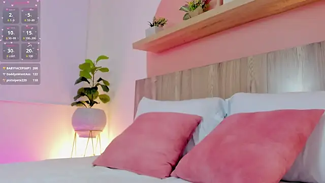 Snapshot of nina_blake chatting on 21, 11, 2025 nina blake online show from 21, 11, 2025