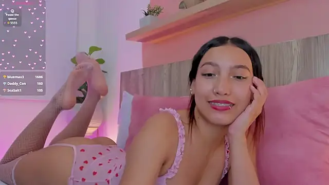 Snapshot of nina_blake chatting on 14, 11, 2025 nina blake online show from 14, 11, 2025