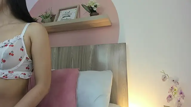 Snapshot of nina_blake chatting on 6, 11, 2025 nina blake online show from 6, 11, 2025