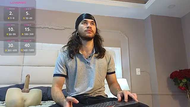 Snapshot of FreyrVik chatting on 22, 10, 2025 FreyrVik online show from 22, 10, 2025