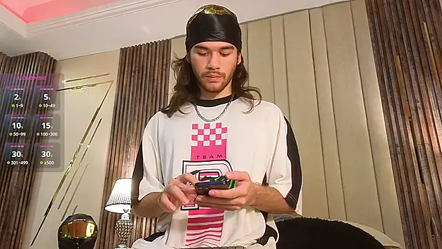 Snapshot of FreyrVik chatting on 15, 10, 2025 FreyrVik online show from 15, 10, 2025