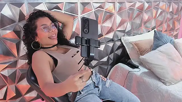 Dayanne campbelll online show from 7, 3, 2026