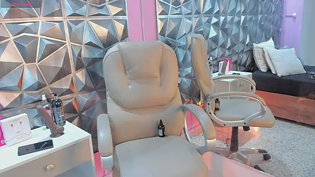 Dayanne campbelll online show from 15, 3, 2026