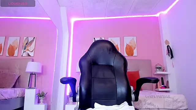 Molly h0t online show from 16, 4, 2026