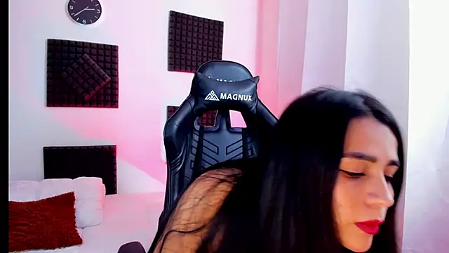 hannarusso online show from 4, 10, 2025