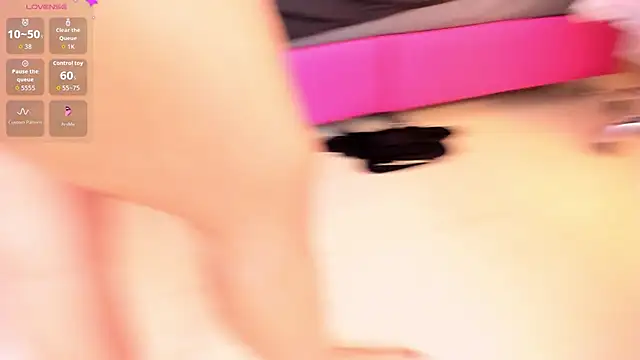 Layla arabelle online show from 13, 4, 2026