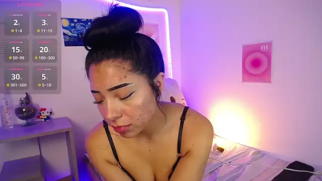 Emilybutterfly1 online show from 28, 9, 2025