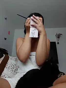 Emilybutterfly1 online show from 30, 10, 2025