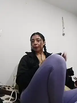 Emilybutterfly1 online show from 25, 9, 2025