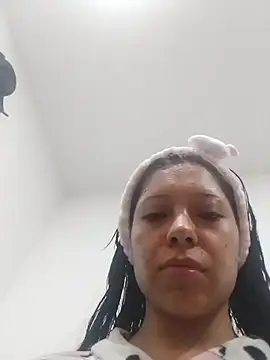 Emilybutterfly1 online show from 26, 9, 2025