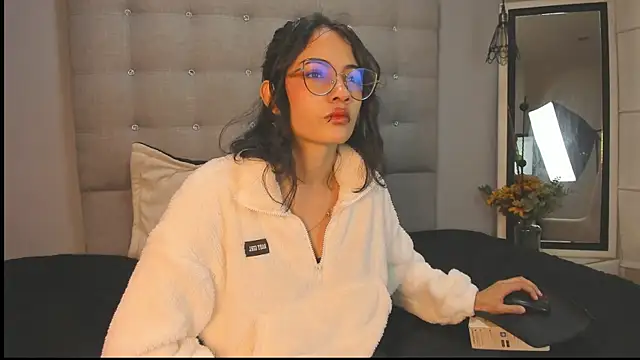 Moon  April online show from 24, 11, 2025