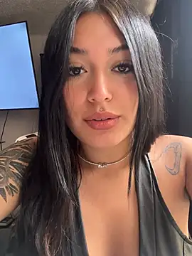 KatianPierce online show from 5, 6, 2026