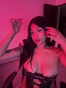 KatianPierce online show from 4, 6, 2026