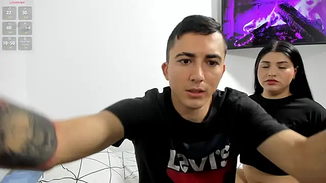 pareja curiosa19 online show from 9, 10, 2025