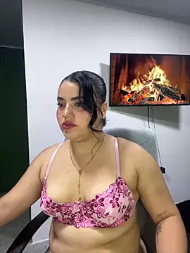 pareja curiosa19 online show from 15, 5, 2026