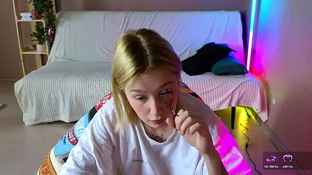 Snapshot of Tara_Lawson chatting on 12, 5, 2026 Tara Lawson online show from 12, 5, 2026