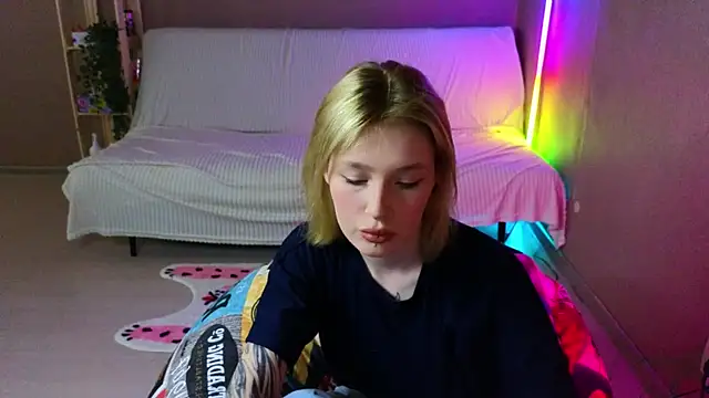 Snapshot of Tara_Lawson chatting on 17, 5, 2026 Tara Lawson online show from 17, 5, 2026