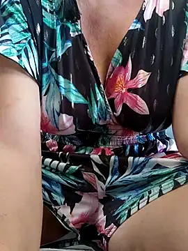 emiliemilf online show from 6, 11, 2025