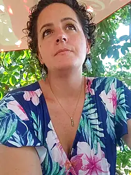Snapshot of emiliemilf chatting on 6, 5, 2026 emiliemilf online show from 6, 5, 2026