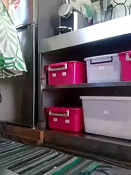 emiliemilf online show from 28, 3, 2026