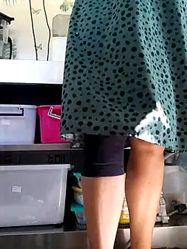 emiliemilf online show from 31, 3, 2026