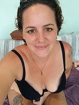 emiliemilf online show from 21, 4, 2026