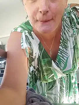Snapshot of emiliemilf chatting on 23, 4, 2026 emiliemilf online show from 23, 4, 2026