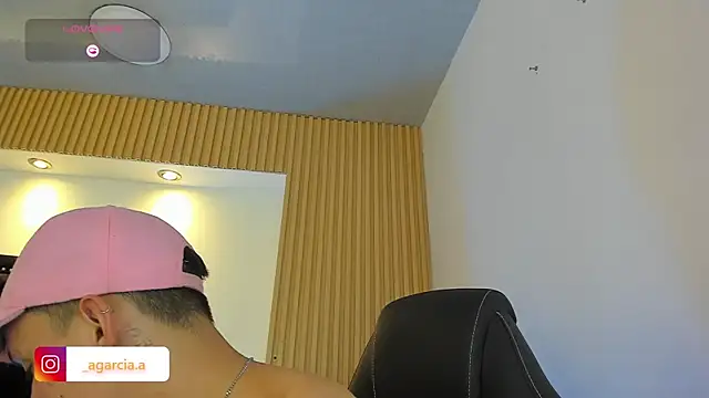 LiamWildx20 online show from 20, 6, 2026