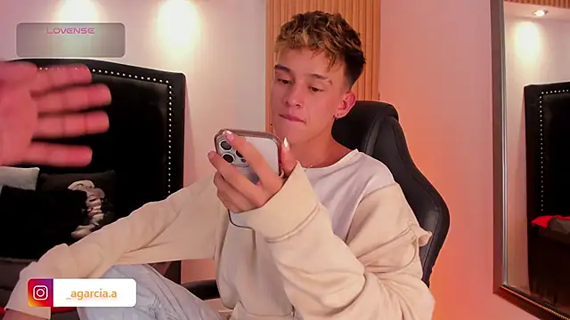 LiamWildx20 online show from 24, 4, 2026