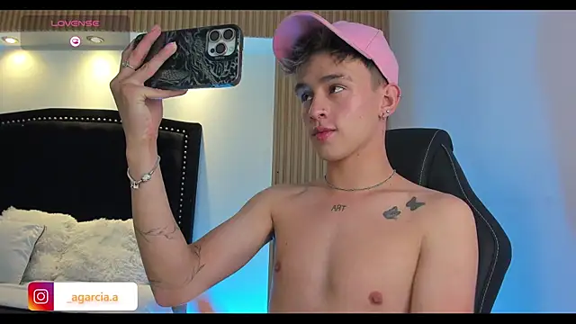 LiamWildx20 online show from 19, 6, 2026