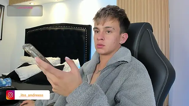 LiamWildx20 online show from 25, 7, 2026