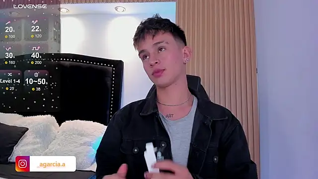 LiamWildx20 online show from 26, 6, 2026