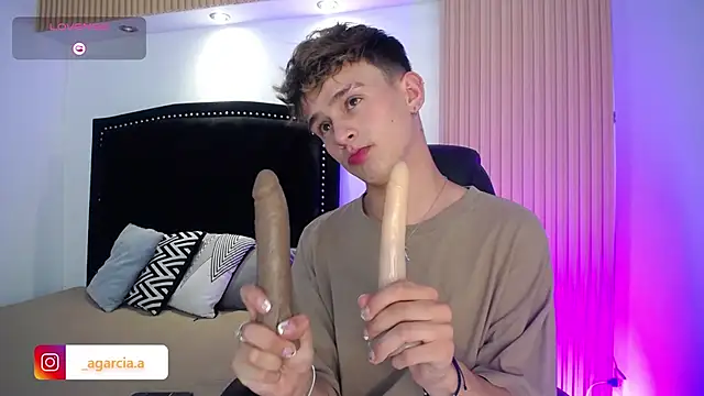 LiamWildx20 online show from 14, 4, 2026