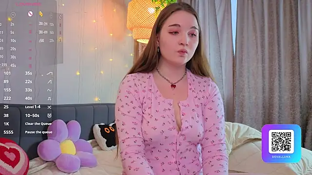 ConstanceHelms online show from 6, 4, 2026