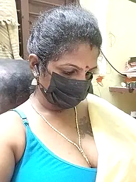 Snapshot of poojaa-rani chatting on 15, 11, 2025 poojaa-rani online show from 15, 11, 2025