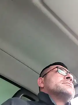 Snapshot of Maurzio@xh chatting on 19, 12, 2025 Maurzioxh online show from 19, 12, 2025