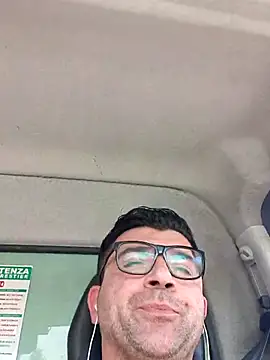 Snapshot of Maurzio@xh chatting on 16, 4, 2026 Maurzioxh online show from 16, 4, 2026