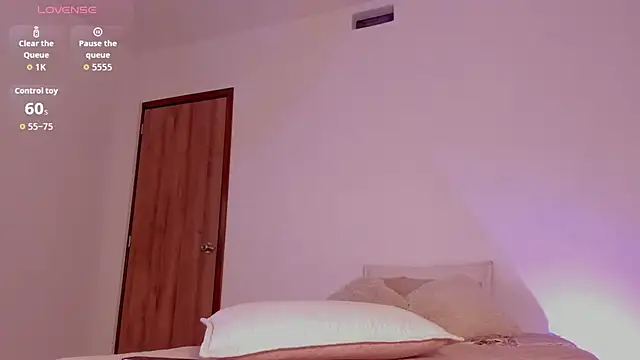 Camile Histon8 online show from 3, 10, 2025