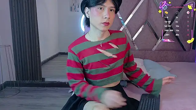 Snapshot of Ash_Femboy chatting on 27, 10, 2025 Ash Femboy online show from 27, 10, 2025