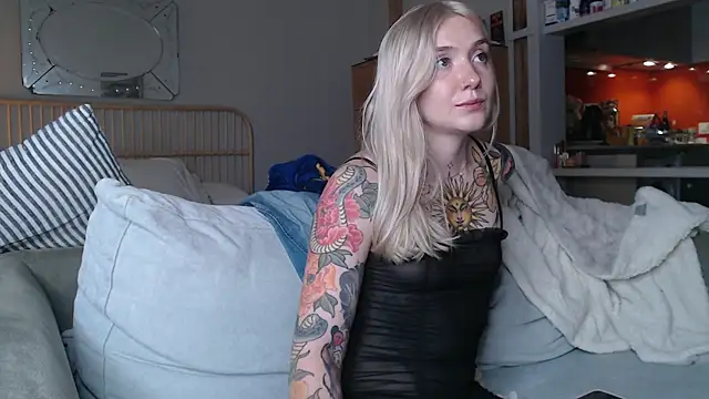 tattoobbgirl online show from 19, 3, 2025
